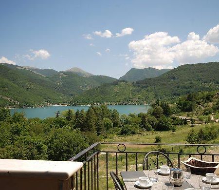 Tassido Coda Resort Scanno Zimmer foto
